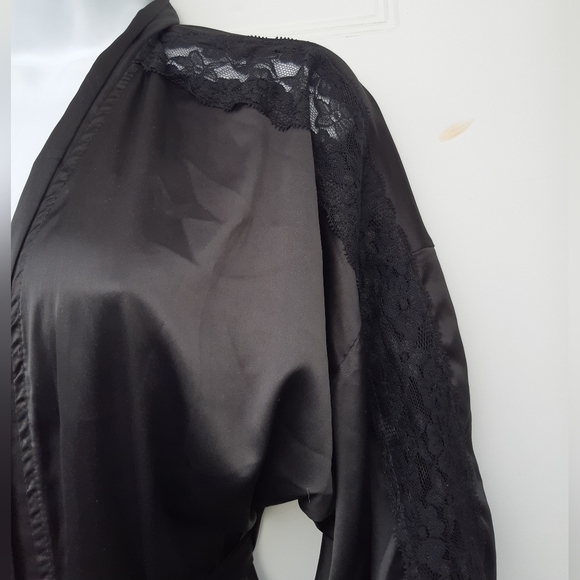 Lace Trim Robe - Picture 4 of 8